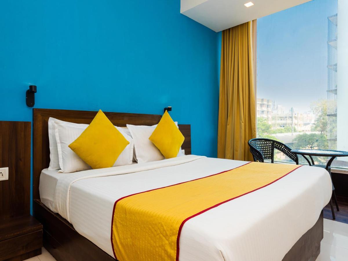 גוראי Hotel Aura - Near Malad Link Road מראה חיצוני תמונה