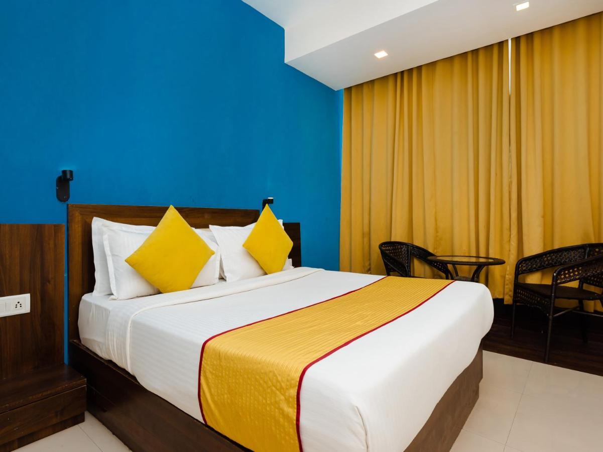 גוראי Hotel Aura - Near Malad Link Road מראה חיצוני תמונה