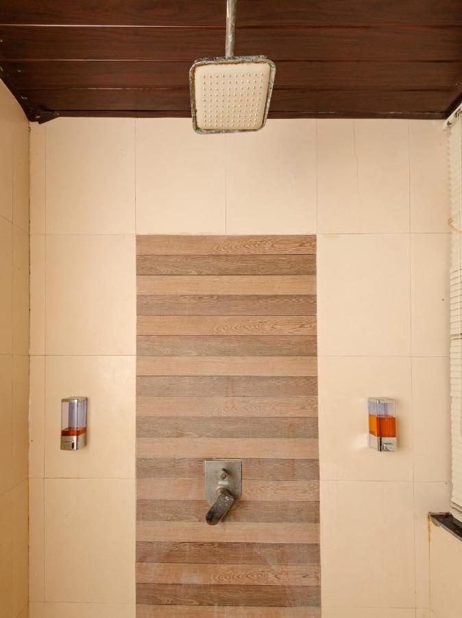 גוראי Hotel Aura - Near Malad Link Road מראה חיצוני תמונה