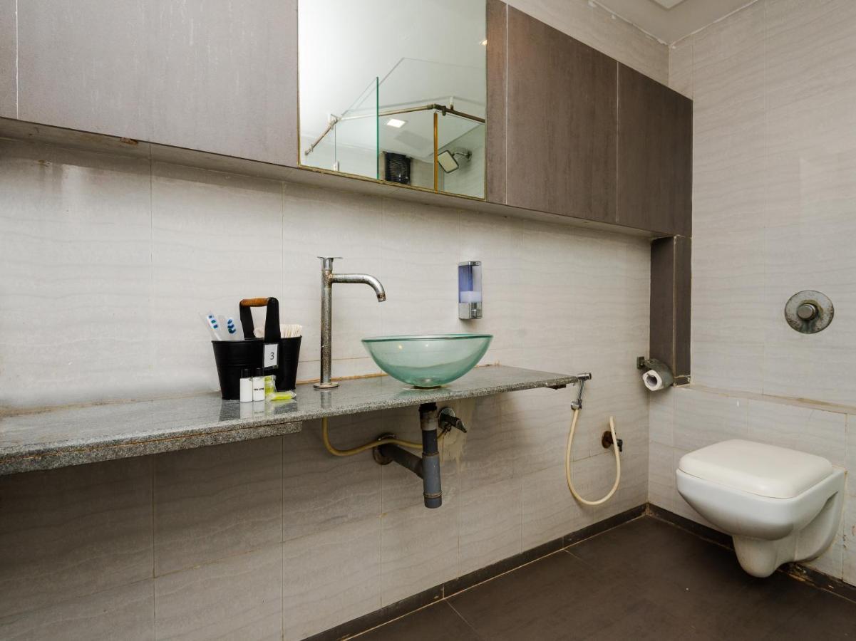 גוראי Hotel Aura - Near Malad Link Road מראה חיצוני תמונה