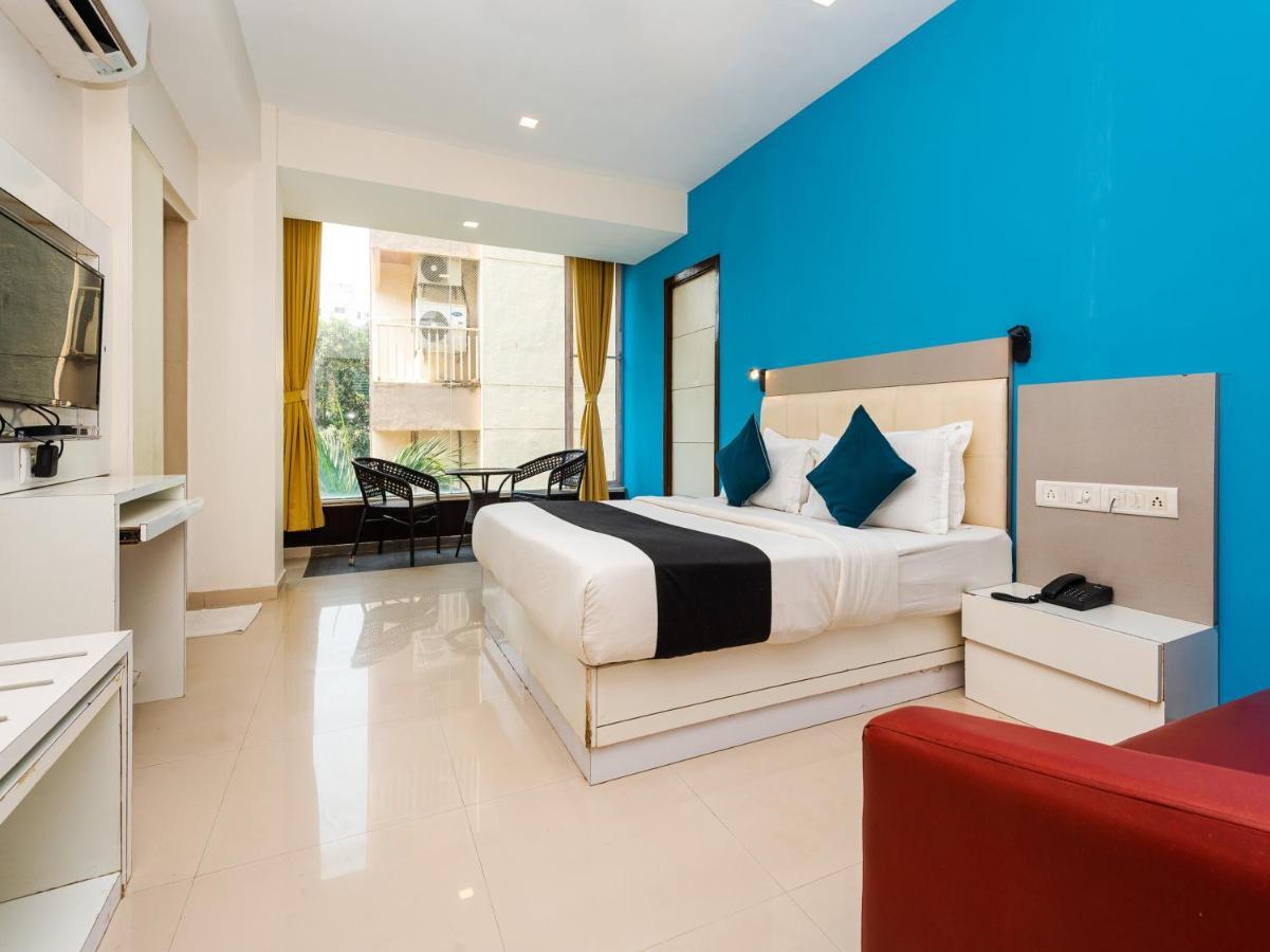 גוראי Hotel Aura - Near Malad Link Road מראה חיצוני תמונה
