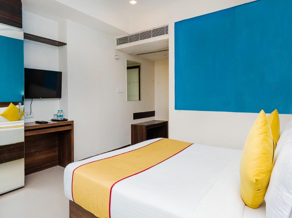 גוראי Hotel Aura - Near Malad Link Road מראה חיצוני תמונה