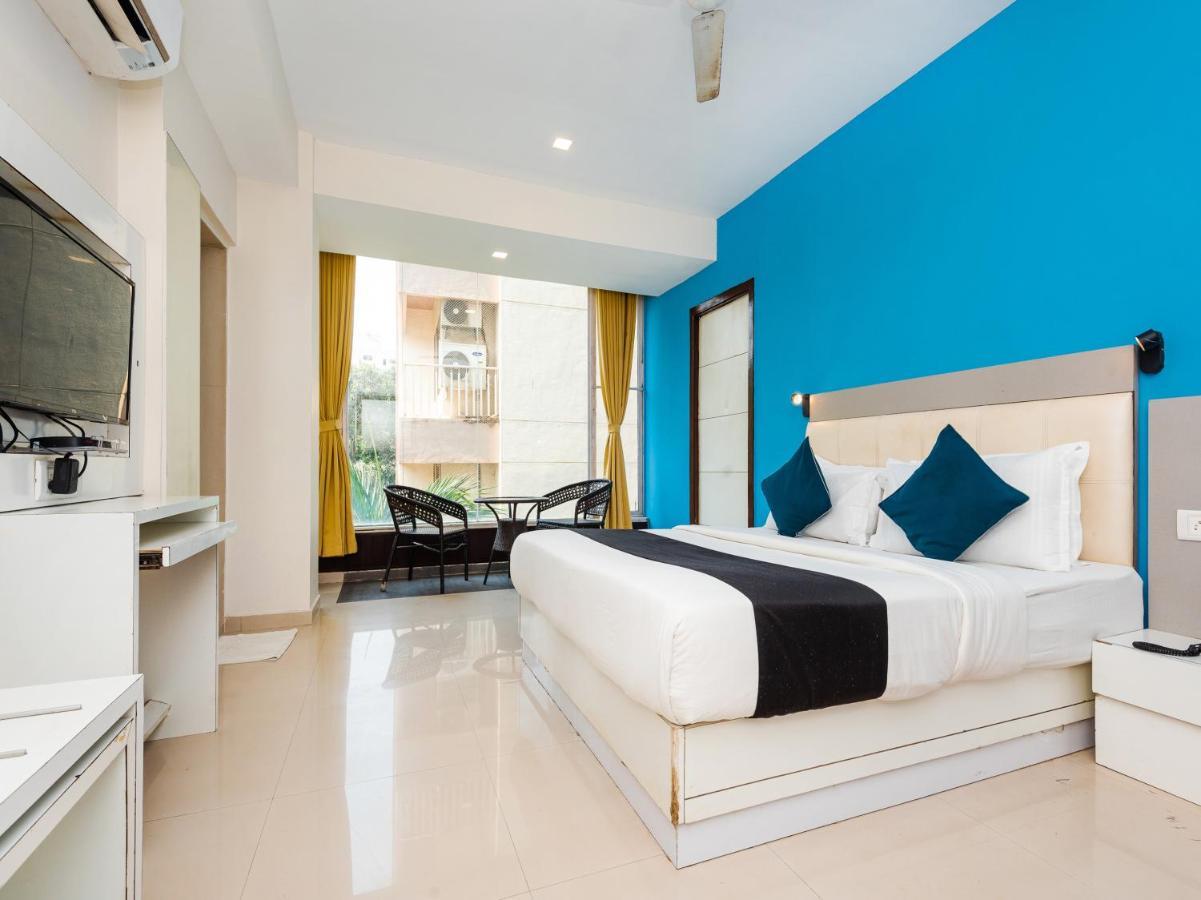 גוראי Hotel Aura - Near Malad Link Road מראה חיצוני תמונה